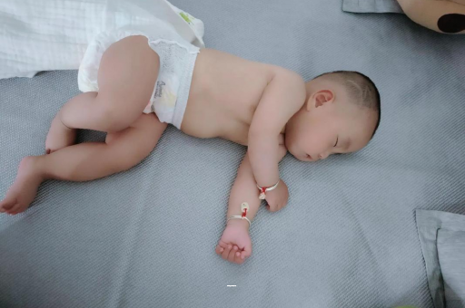 漳浦宝宝先长上牙还是下牙